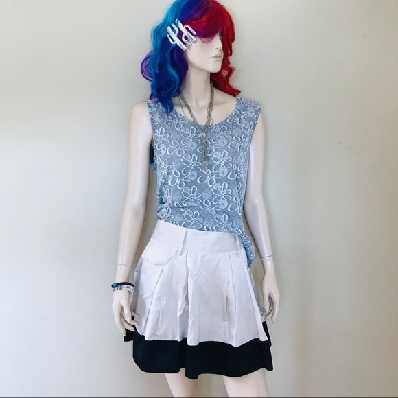 Forever 21 Dresses & Skirts - 2/$20 Forever 21 Size M Pleated Mini Skirt